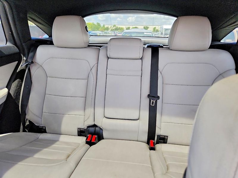 Mercedes-Benz GLE (2019) Auto na cestě - fotka 10 z 13