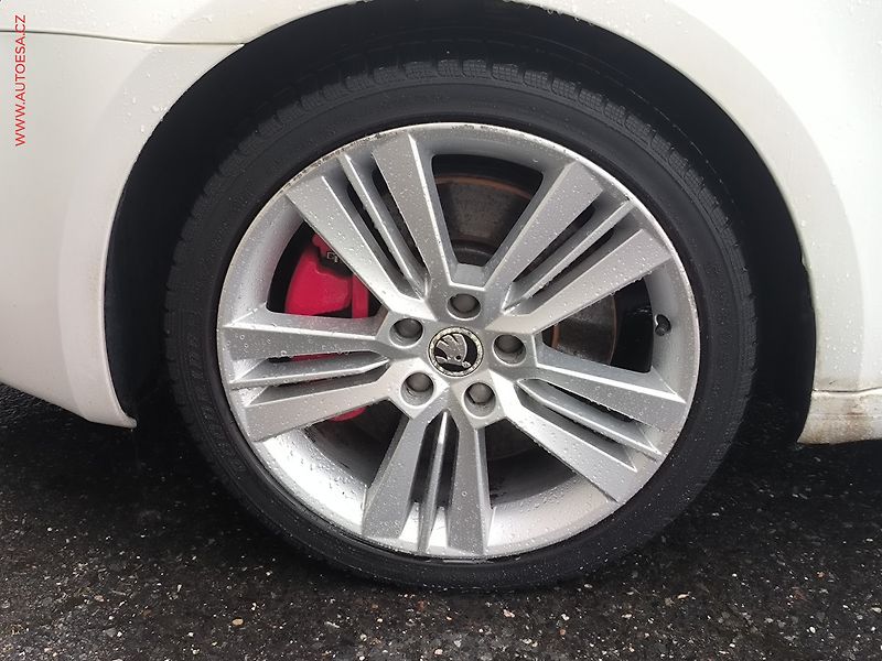 Škoda Octavia (2014) 2.0 TDi, Bixen, navi, park - fotka 20 z 21