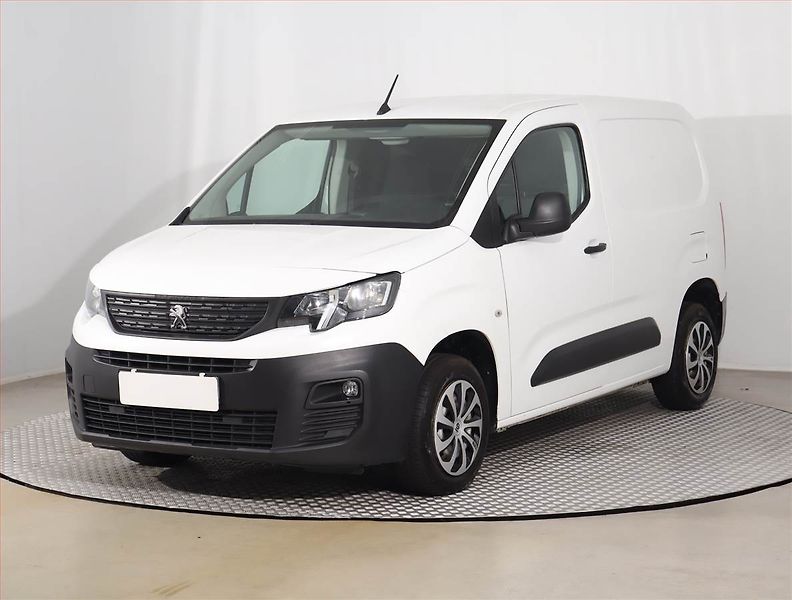 Peugeot Partner (2021) 1.5 BlueHDi, SR - fotka 2 z 11