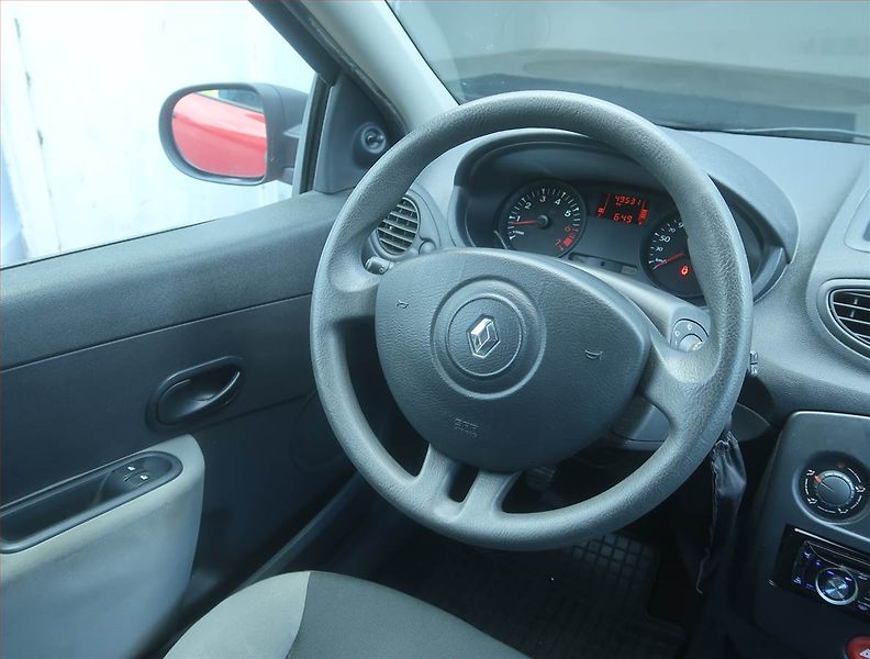 Renault Clio (2009) 1.2 16V, po STK, oblíbený vůz - fotka 7 z 14