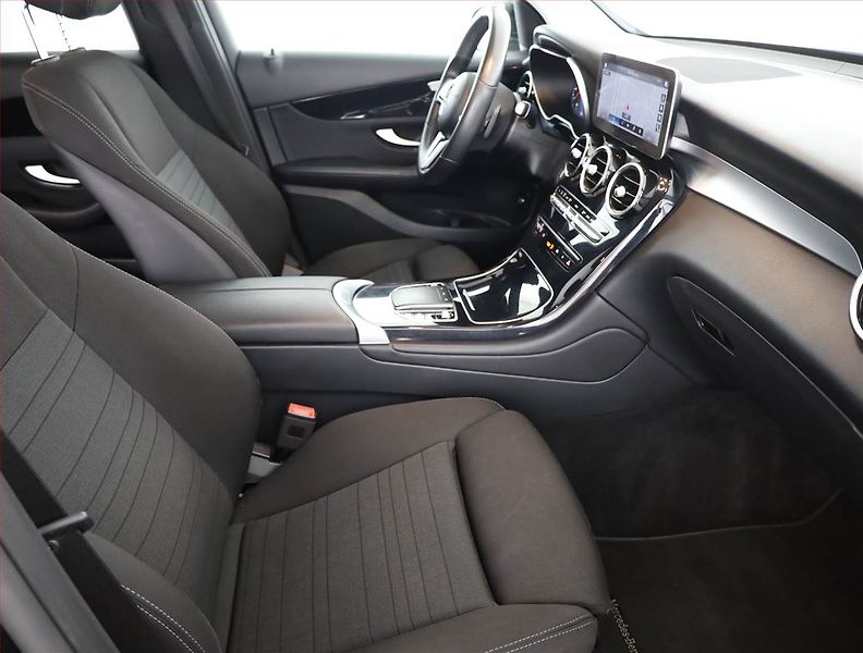 Mercedes-Benz GLC (2022) 200 d 4MATIC - fotka 7 z 18