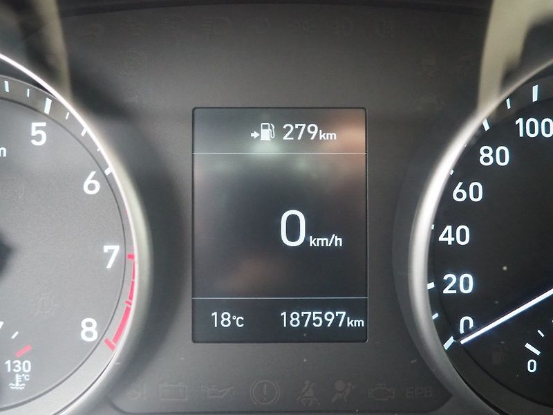 Hyundai i30 1.4-GDI, 103 kW, CZ, Navi - fotka 28 z 47