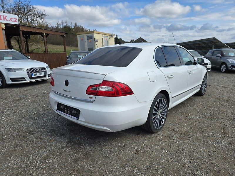 Škoda Superb (2013) 2.0 TDI 125KW Lau - fotka 7 z 23
