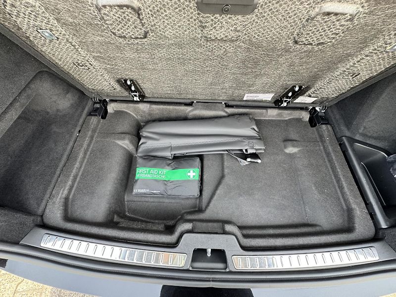 Volvo XC90 T8 AWD PLUS BRIGHT/ 360 / kola - fotka 37 z 62