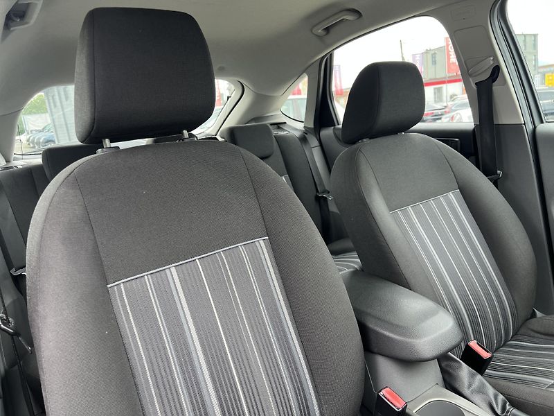Ford Focus 1.6TDCi 66KW ČR TAŽNÉ KLIMA - fotka 31 z 39