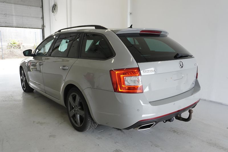 Škoda Octavia RS 2.0 TDi 135 kW MANUÁL - fotka 5 z 26