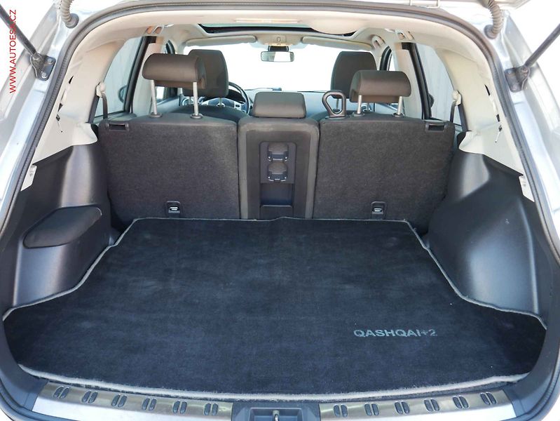 Nissan Qashqai (2012) 2.0dCi, AT - fotka 7 z 15