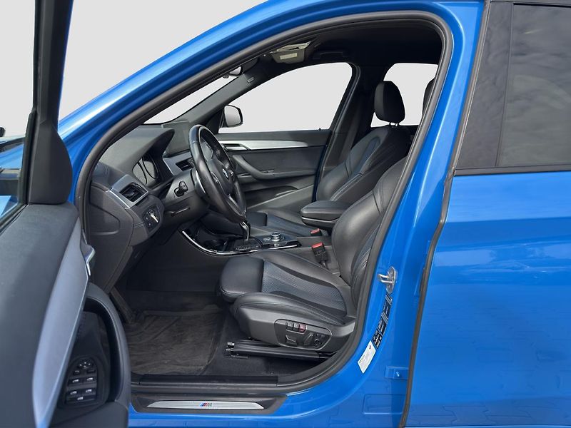 BMW X1 xDrive20i - fotka 2 z 21