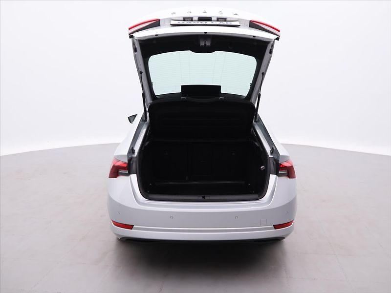 Škoda Octavia 1,5 TSI 110KW AMBITION LED CZ - fotka 9 z 27