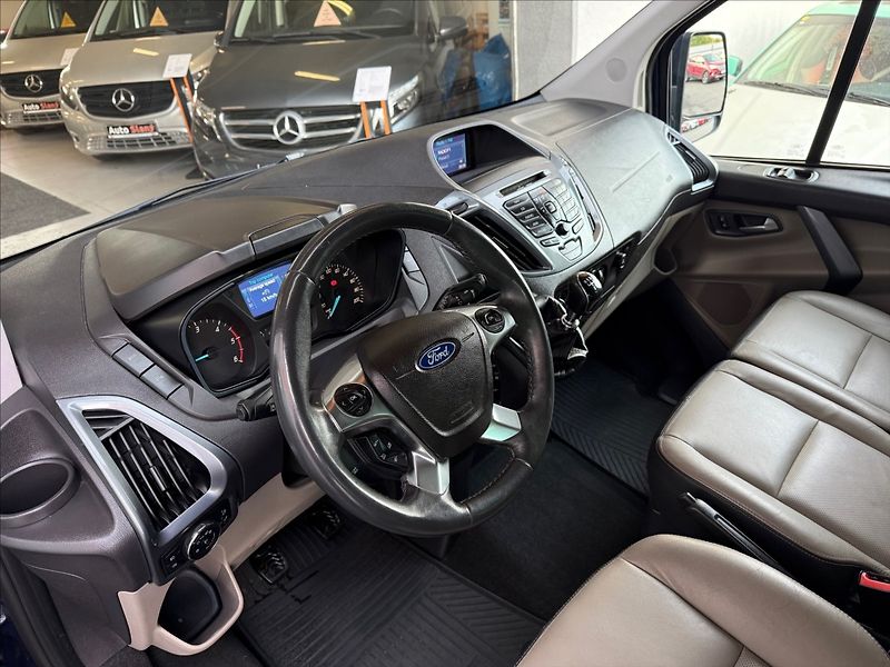 Ford Tourneo Custom 2,2 TitaniumX,114kW,velký serv - fotka 9 z 33