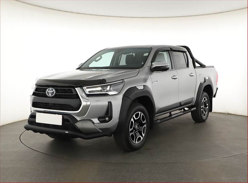 Toyota Hilux (2025) 2.8 D-4D MHEV - fotka 2 z 21