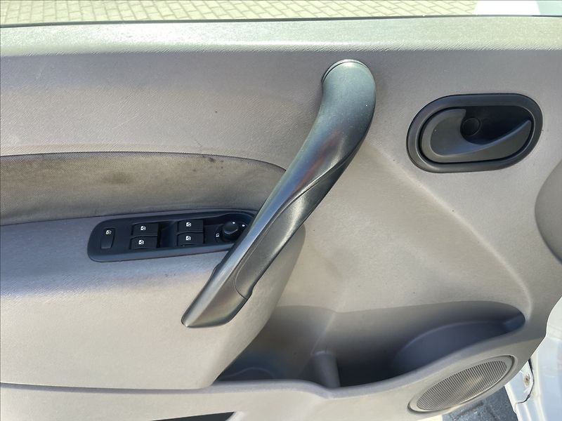Renault Kangoo 1,5 dci 78kw Tažné Klima ESP b - fotka 20 z 33