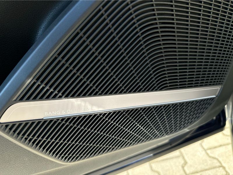 Audi Q5 2.0 TDI Quattro - fotka 17 z 23