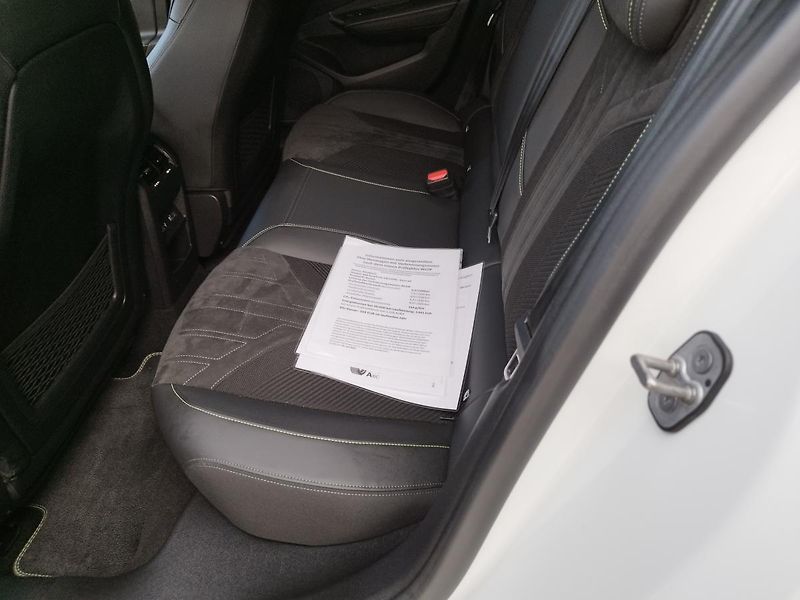 Peugeot 308 GT,PURE TECH 1.2i,96KW, 6900KM - fotka 25 z 36