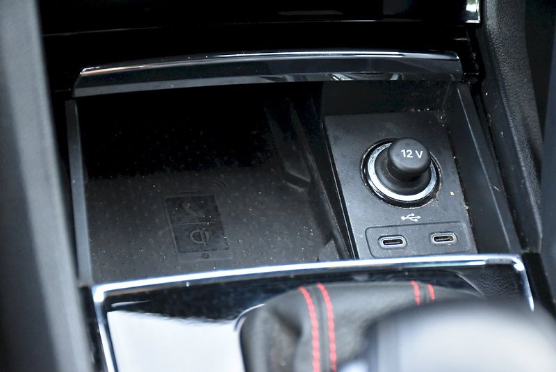 Škoda Kodiaq (2022) RS 2.0 TSI 180kW DSG 4x4 - fotka 20 z 32
