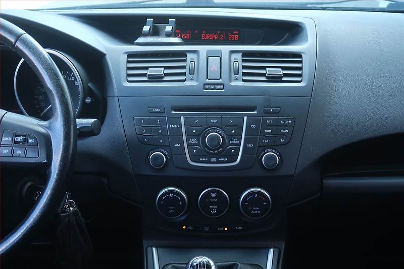 Mazda 5 (2011) 2.0, 7 míst, nová STK - fotka 12 z 21