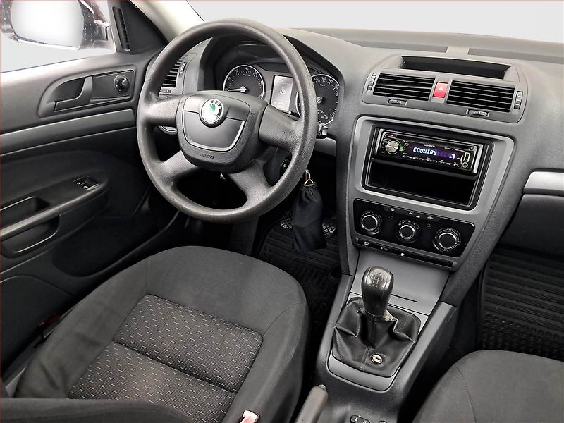 Škoda Octavia (2011) 1.6 - fotka 7 z 13