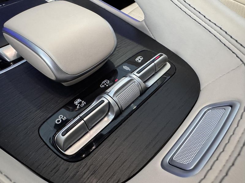 Mercedes-Benz GLE 53 AMG Nez.Top Tažné Masáž HUD - fotka 30 z 45