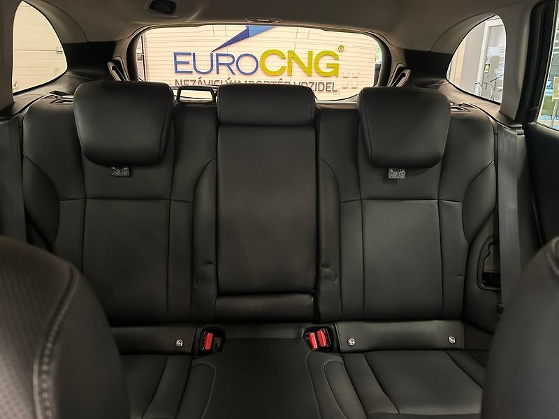 Subaru Outback (2022) 2.5 TOURING 2022 | Záruka - fotka 42 z 53