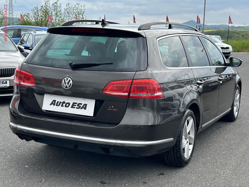 Volkswagen Passat (2013) 2.0TDi, DSG - fotka 4 z 17