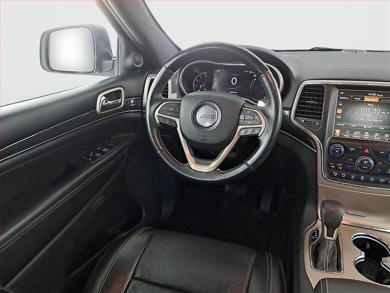 Jeep Grand Cherokee (2017) Overland 3.0 CRD, 4X4 - fotka 7 z 23