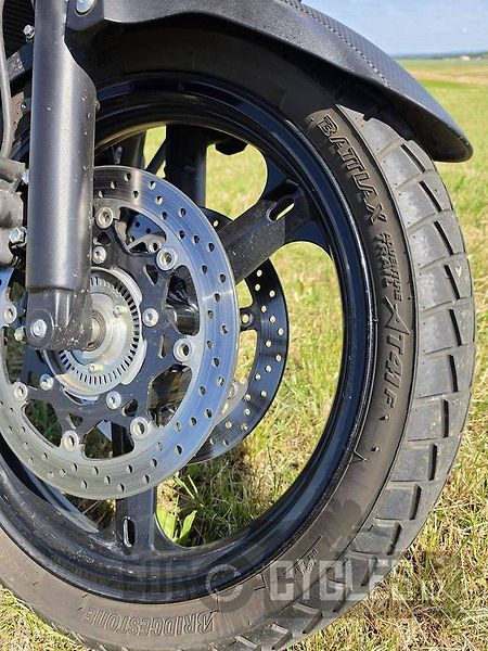 Suzuki (2017) DL 650 V-Strom ABS - fotka 11 z 14