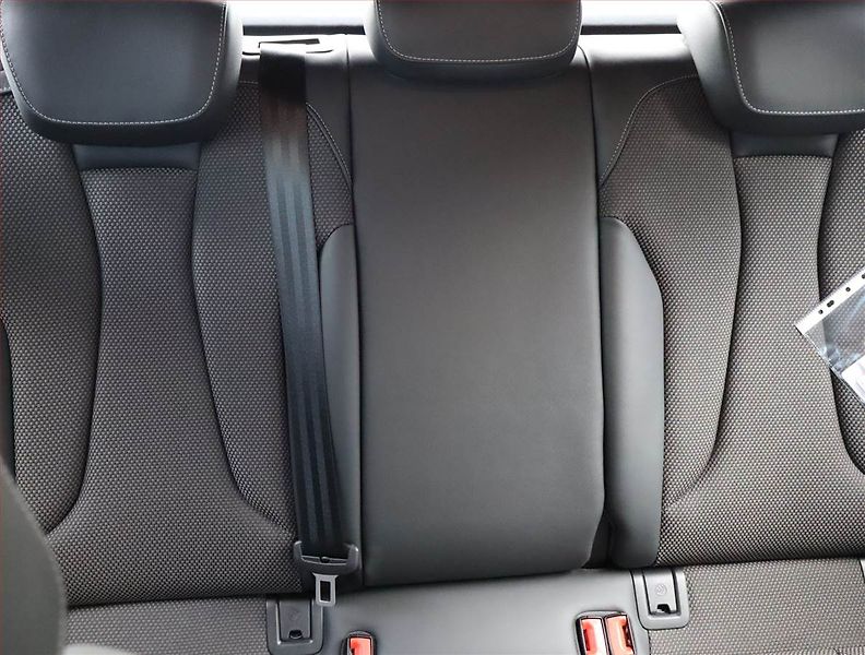 Audi A3 (2018) S-Line 1.5 TFSI, Serv.kniha - fotka 10 z 19