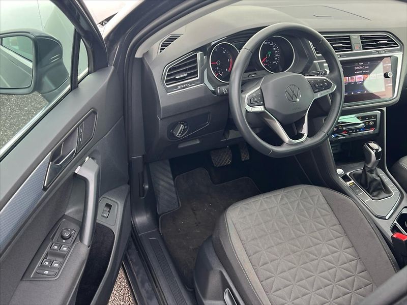 Volkswagen Tiguan 2,0 TDi 110kW 7DSG LIFE - fotka 6 z 27