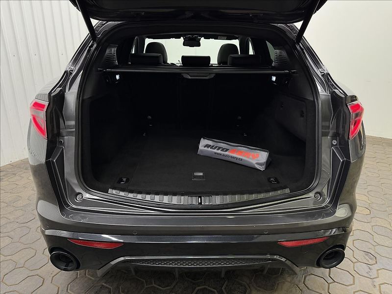 Alfa Romeo Stelvio VELOCE 206kW Q4 PANORAMA R21 - fotka 34 z 41
