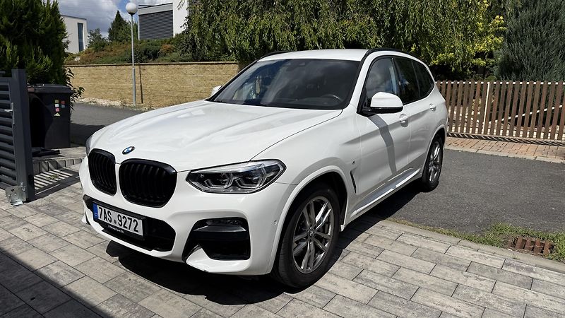 BMW X3 (2019) BMW X3 xDrive 20d po 1.majitel - fotka 2 z 37