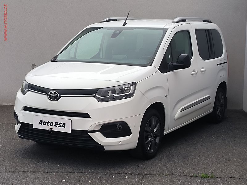 Toyota ProAce City Verso (2022) 1.5D-4D, 1.maj,ČR, Family - fotka 3 z 24
