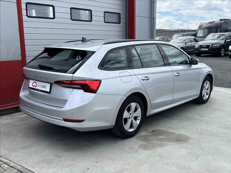 Škoda Octavia 2,0 TDI 85kW Active Combi - fotka 5 z 23