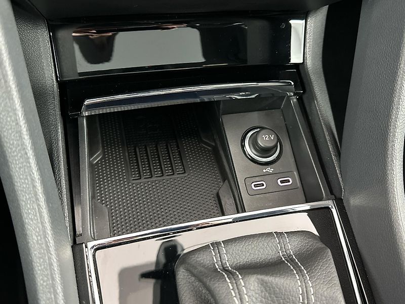 Škoda Karoq (2024) DSG 2.0TSI 140kW 4x4 SportLine - fotka 22 z 34