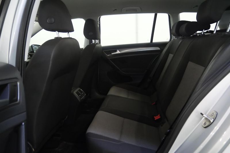 Volkswagen Golf - fotka 26 z 29