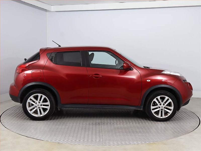 Nissan Juke (2011) 1.6 i, Automat, Serv.kniha - fotka 6 z 15