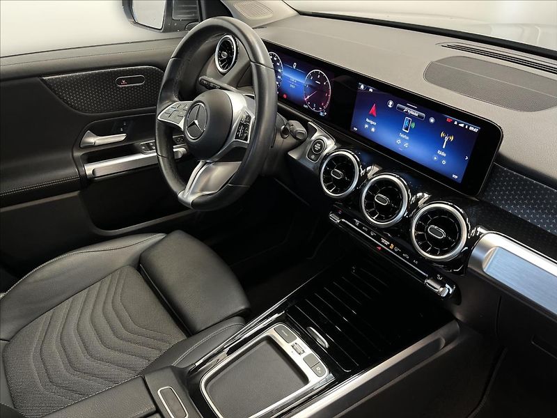 Mercedes-Benz GLB 200 d 4MATIC - fotka 18 z 22