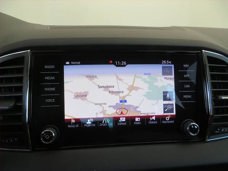 Škoda Karoq (2019) Sportline 1.5 TSI - fotka 13 z 18