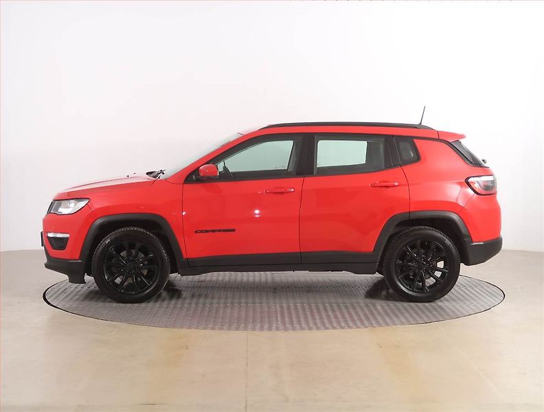 Jeep Compass (2021) 1.3 T-GDI, Automat, Serv.kniha - fotka 3 z 21