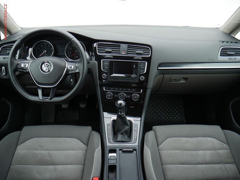 Volkswagen Golf (2013) 1.4 TSi, Highline, bixen - fotka 8 z 16