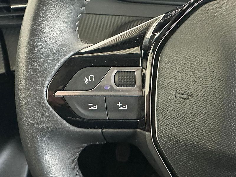 Peugeot 208 1,2 74kW, 1.majitel ČR, LED - fotka 17 z 19
