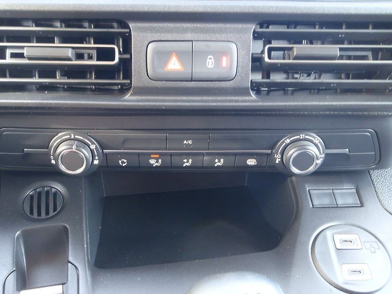 Opel Combo Van L2H1 1.5 CDTI - fotka 14 z 22