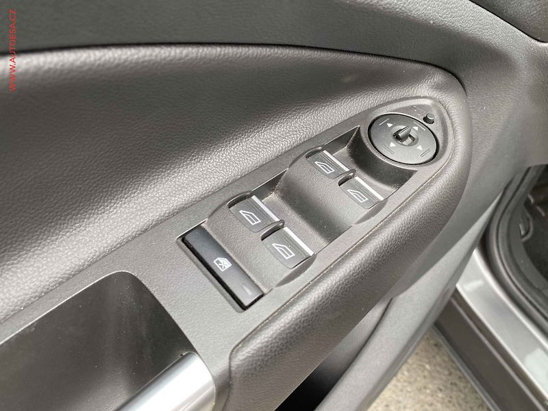 Ford Kuga (2016) 1.5 EB, Navi, kamera - fotka 13 z 18