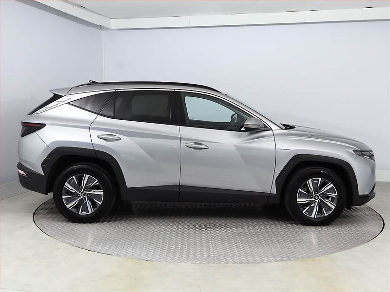Hyundai Tucson (2024) 1.6 T-GDI - fotka 6 z 18