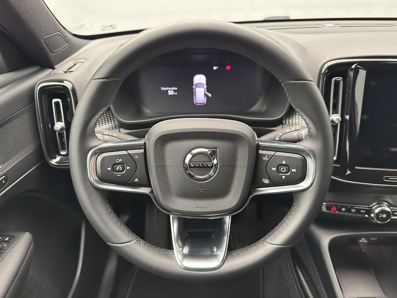Volvo XC40 B3 CORE AUT  - fotka 3 z 42