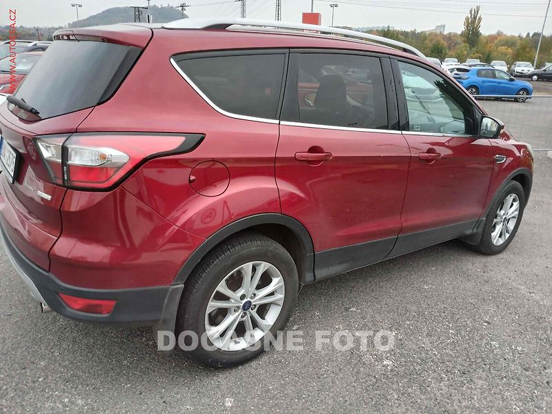 Ford Kuga (2018) 1.5 - fotka 2 z 3