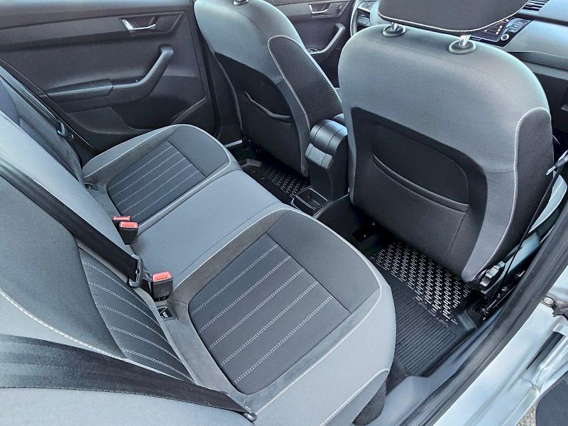 Škoda Fabia (2018) COMBI STYLE 81TSI/1.0 M6F - fotka 17 z 26