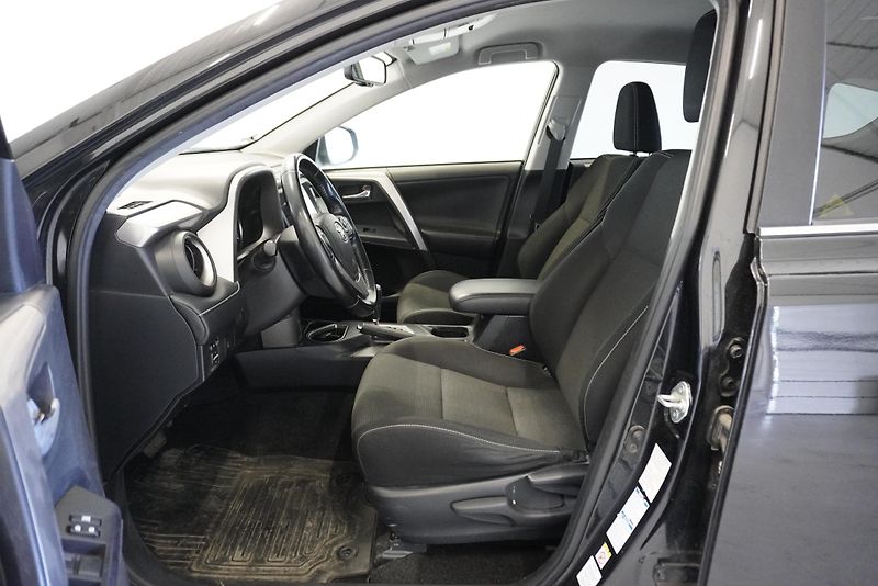 Toyota RAV4 2.5 HYBRID EXECUTIVE 4WD AUT. - fotka 11 z 28