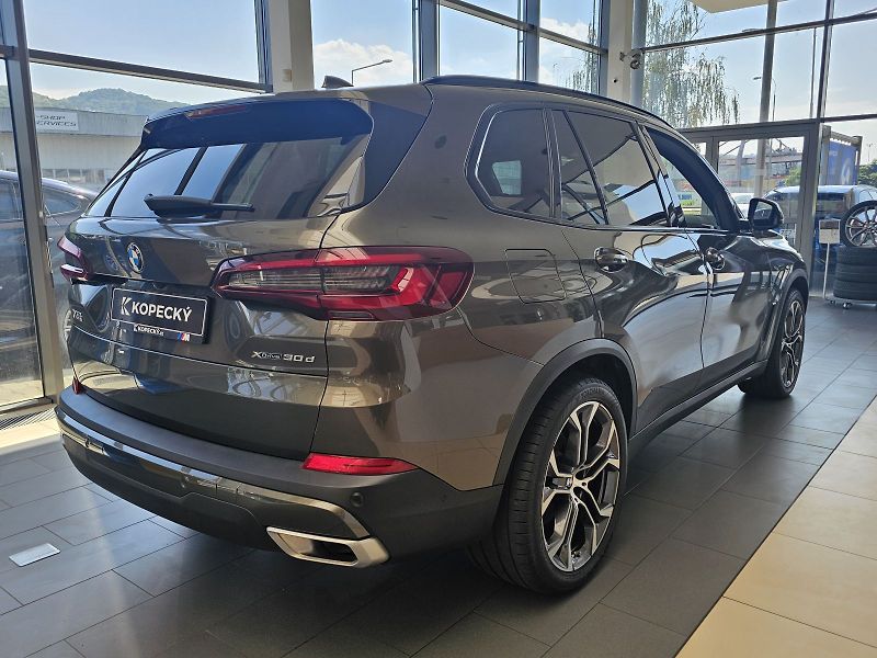 BMW X5 xDrive30d - fotka 9 z 31