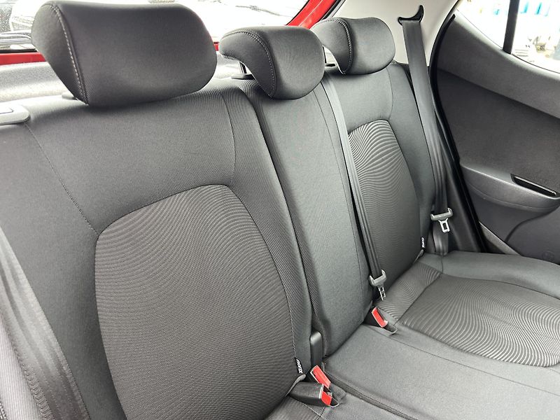 Hyundai i10 1.0i 49kw ABS KOUPENO V ČR - fotka 20 z 31