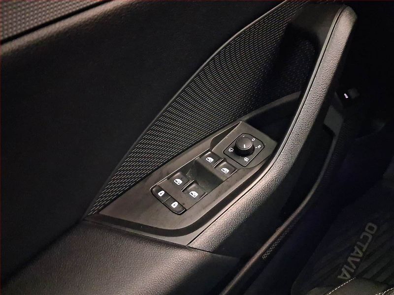 Škoda Octavia (2020) 2.0 TDI, Automat, Serv.kniha - fotka 18 z 19